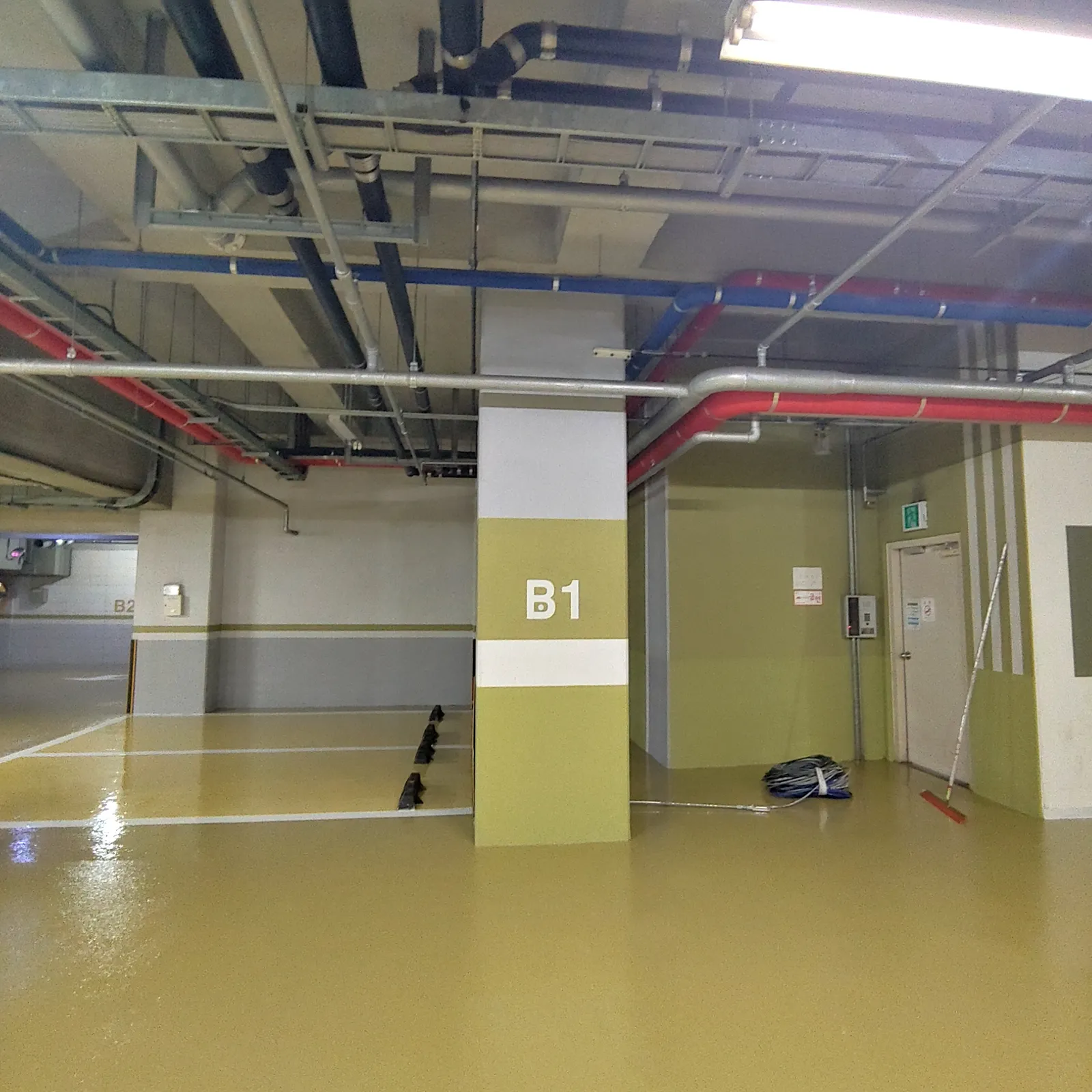 용산 이안 3차 주차장