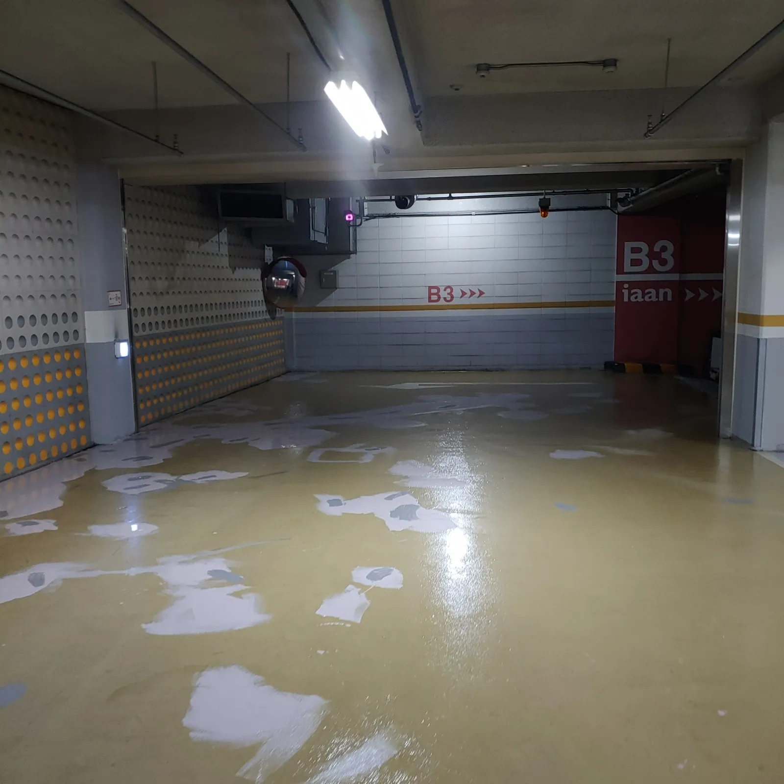 용산 이안 3차 주차장