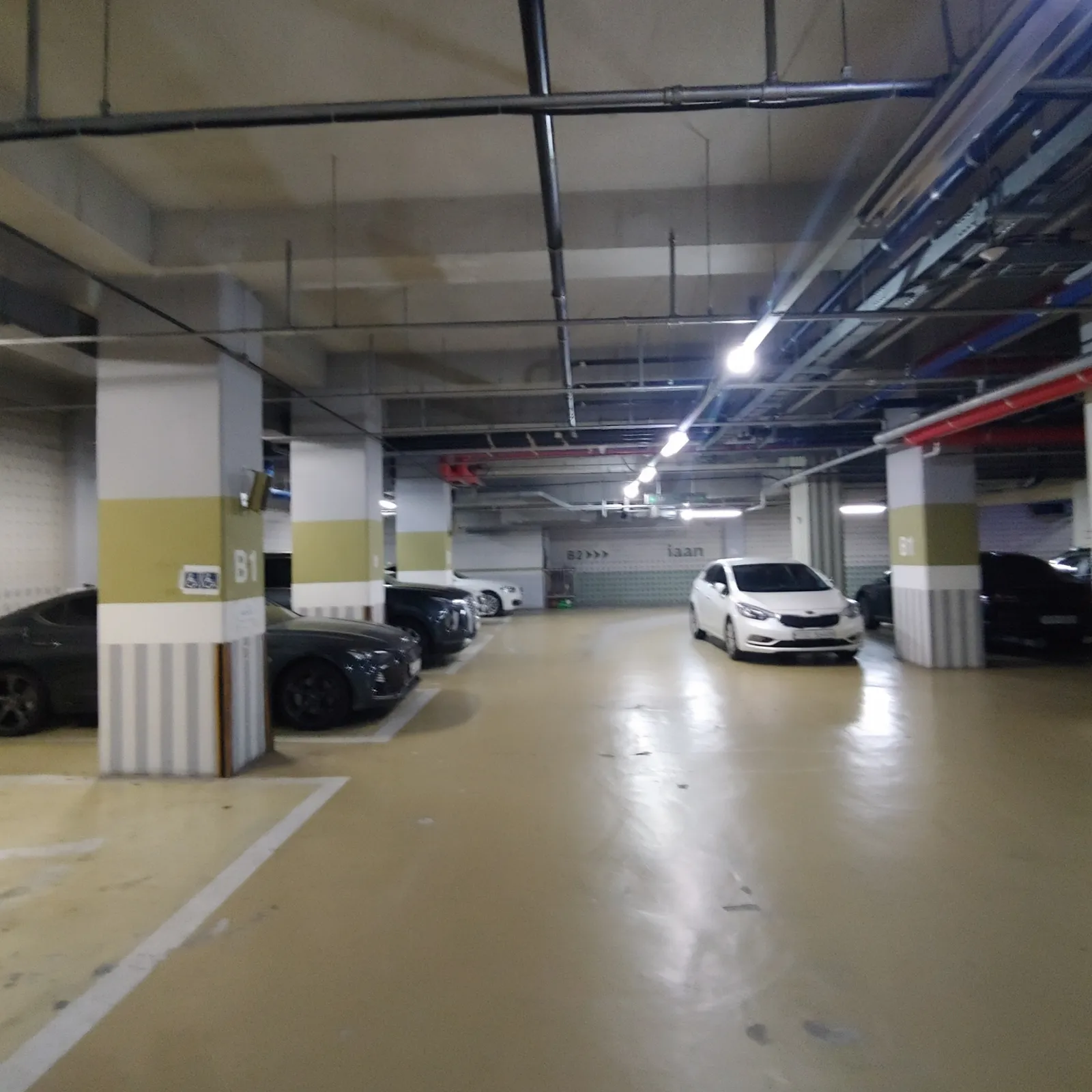 용산 이안 3차 주차장