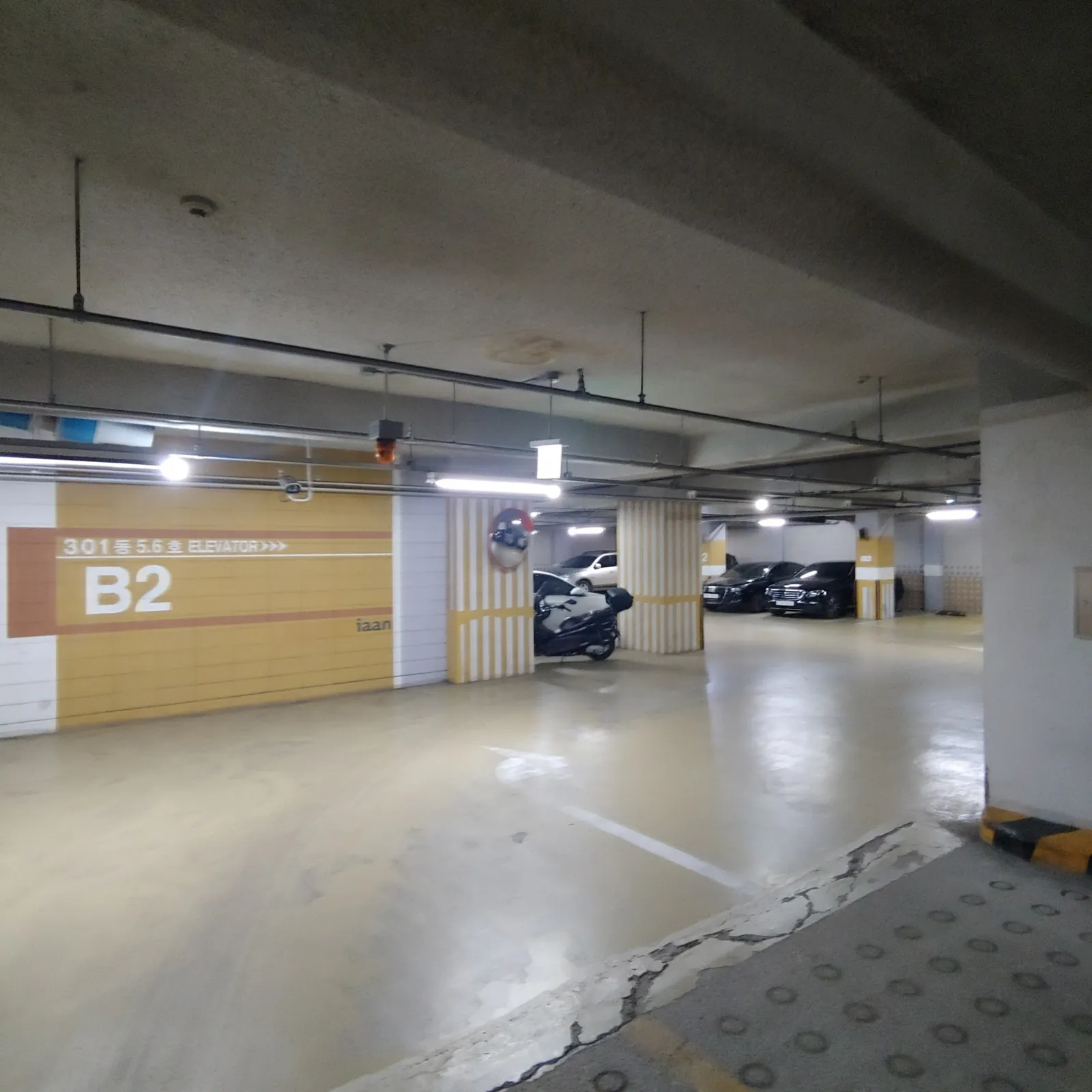 용산 이안 3차 주차장